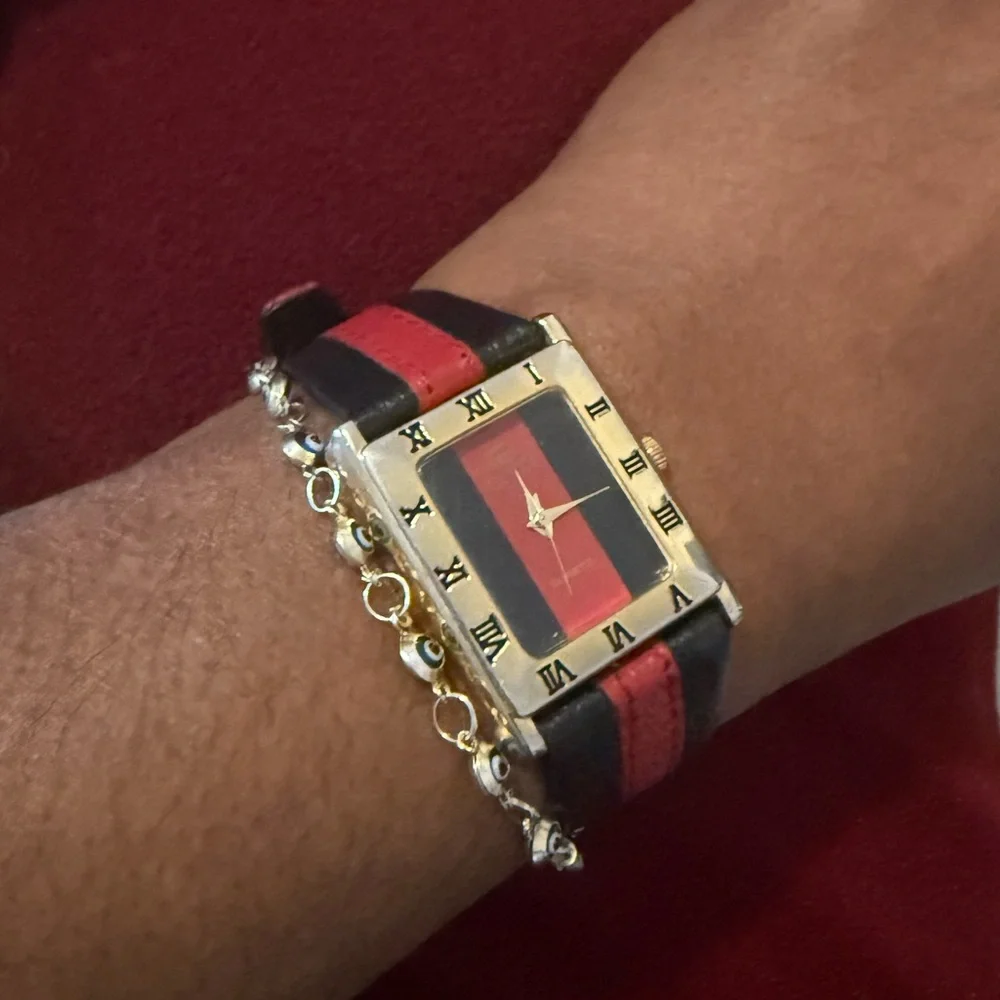 Gucci Blue and Red leather 9000L vintage Watch